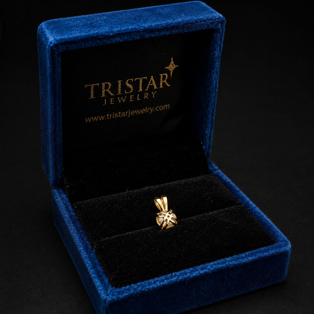Solitaire Gold Pendant